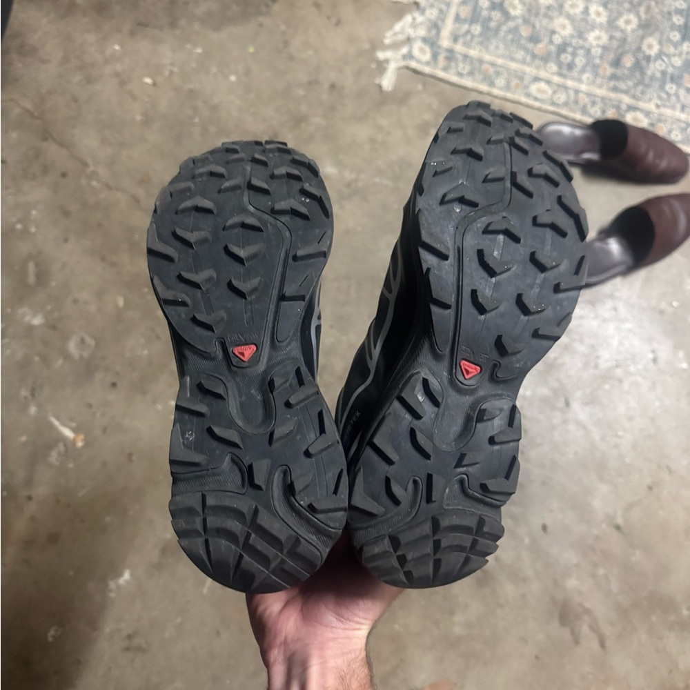 Salomon XT-6 GTX in Black and Silver - Picture 6 of 6
